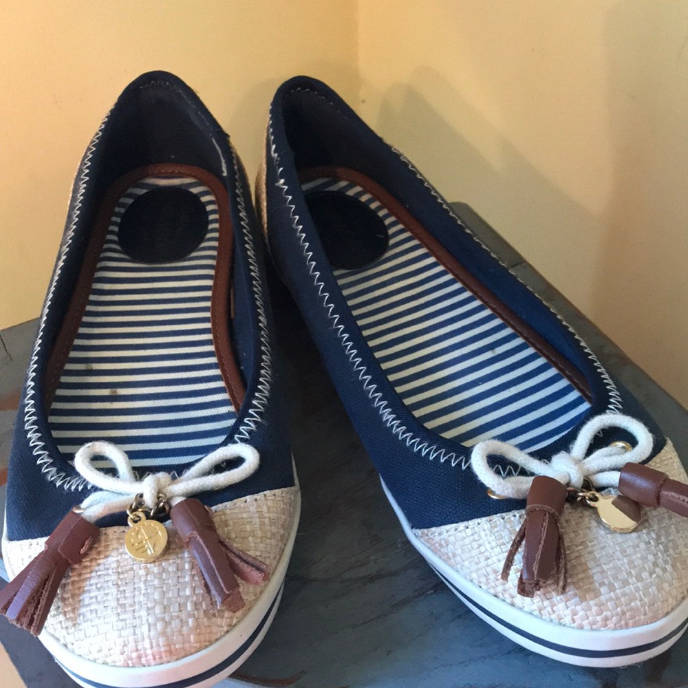 Sebago Navy Khaki Boat Shoes with Bow & Tassle - 7